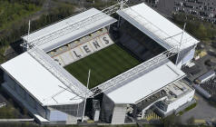 Stade Bollaert-Delelis (Lens, 38 mil pessoas, estádio de 1934) - reformado: R$ 278 milhões