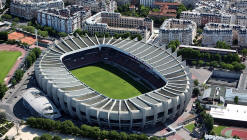 Parc des Princes (Paris, 48 mil pessoas, estádio de 1972) - R$ 51,6 milhões - reformado: R$ 297,75 milhões