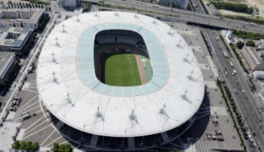 Stade de France (Paris, 81 mil pessoas, estádio de 1998) - R$ 1,15 bilhão - reformado: R$ 1,4 bilhão